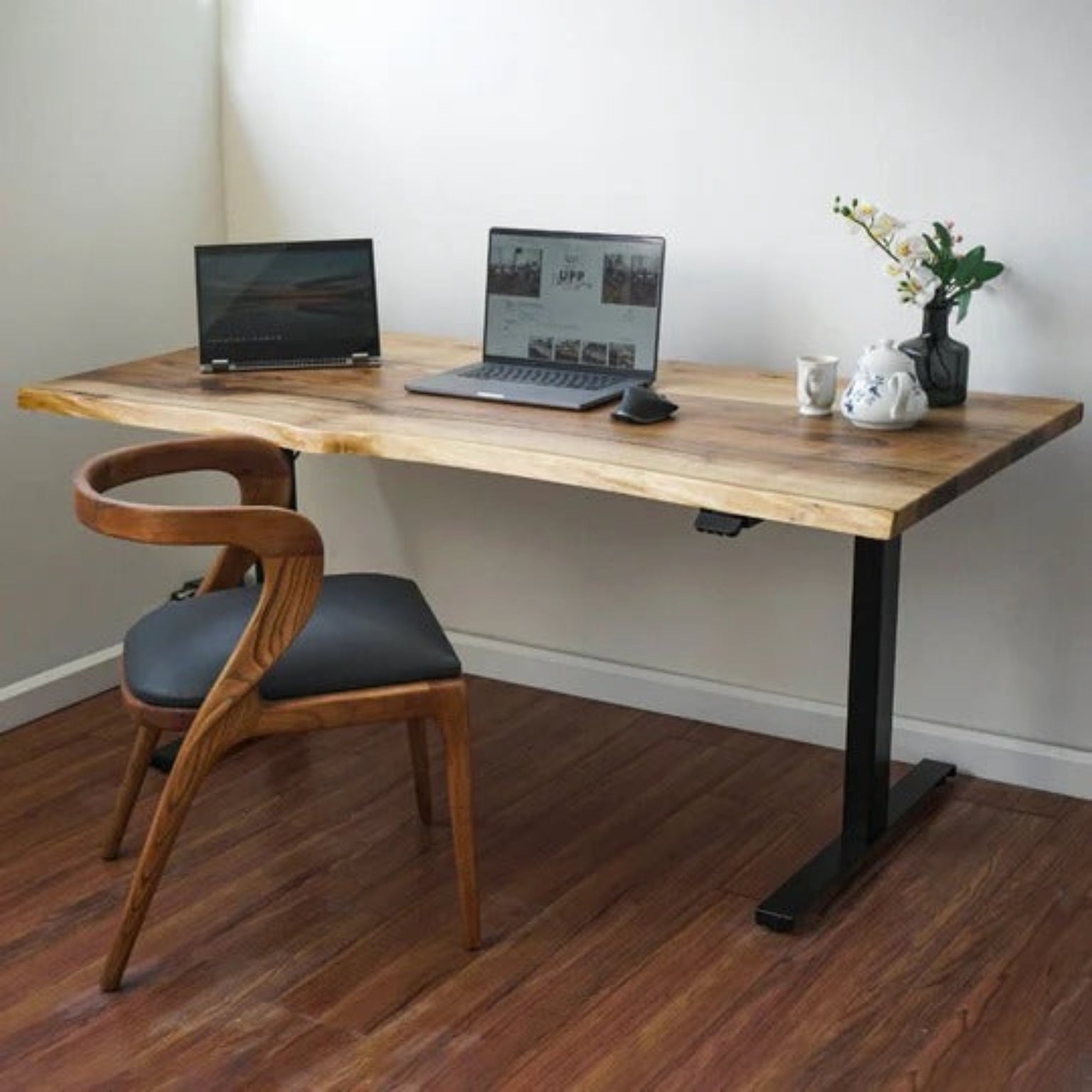 Wooden electric desk in solid wood live edge